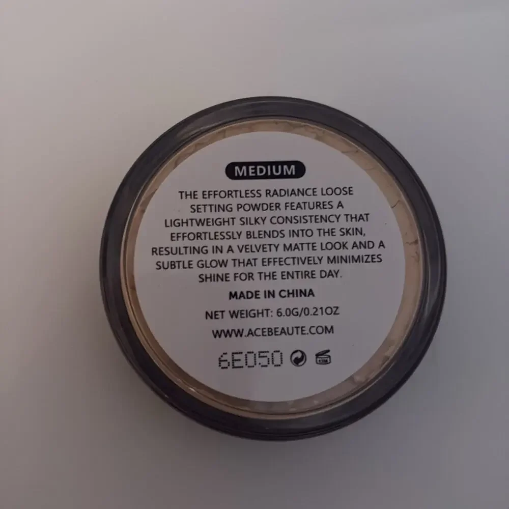 NWT Ace Beaute Effortless Radiance Loose Setting Powder in medium